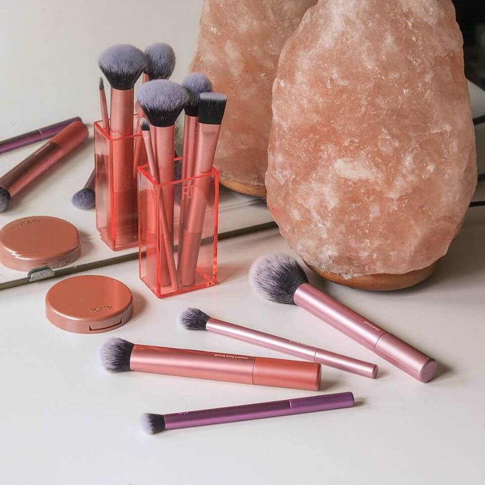 real tecniques,แปรงแต่งหน้า real tecniques,real tecniques Instapop Cheek Brush ,real tecniques Instapop Cheek Brush  ราคา,รีวิว real tecniques Instapop Cheek Brushr ,